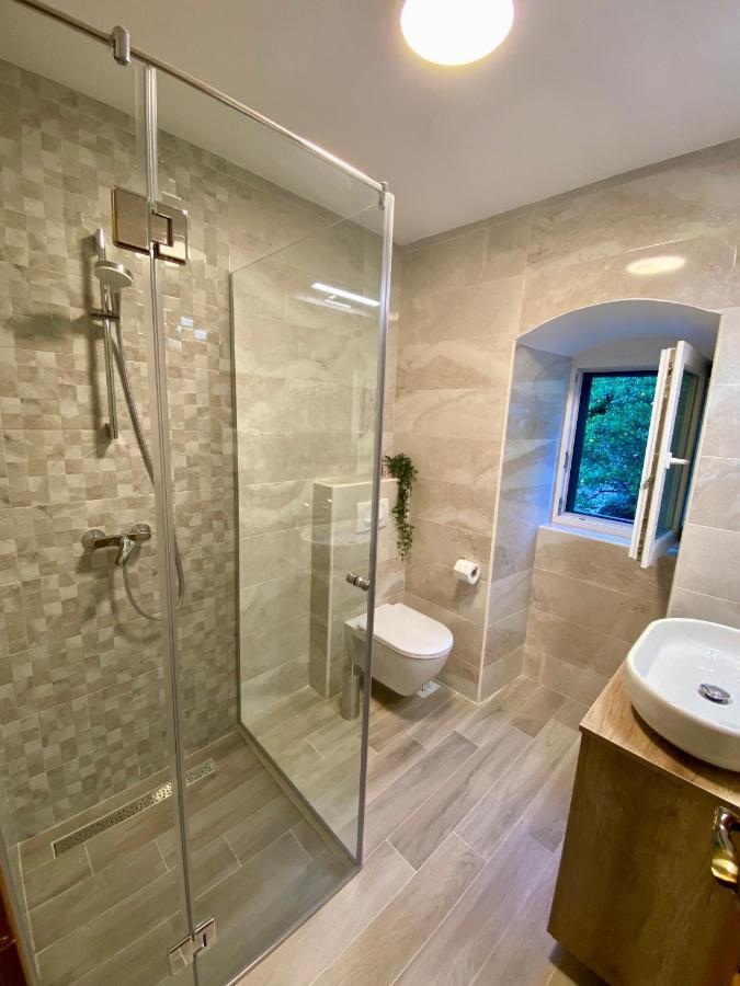 Apartment Caserma Kotor Eksteriør bilde