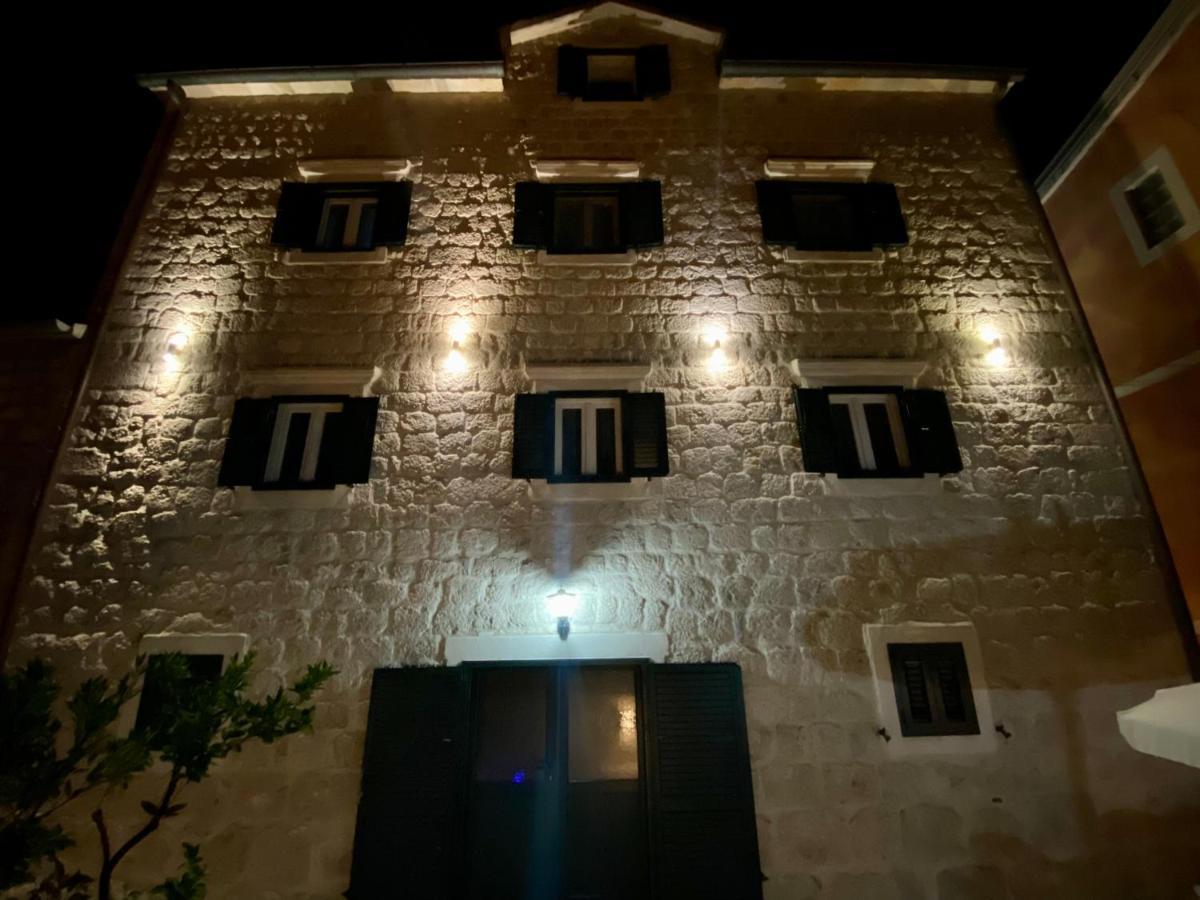 Apartment Caserma Kotor Eksteriør bilde