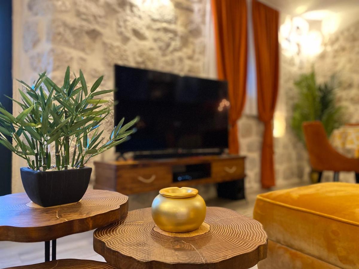 Apartment Caserma Kotor Eksteriør bilde