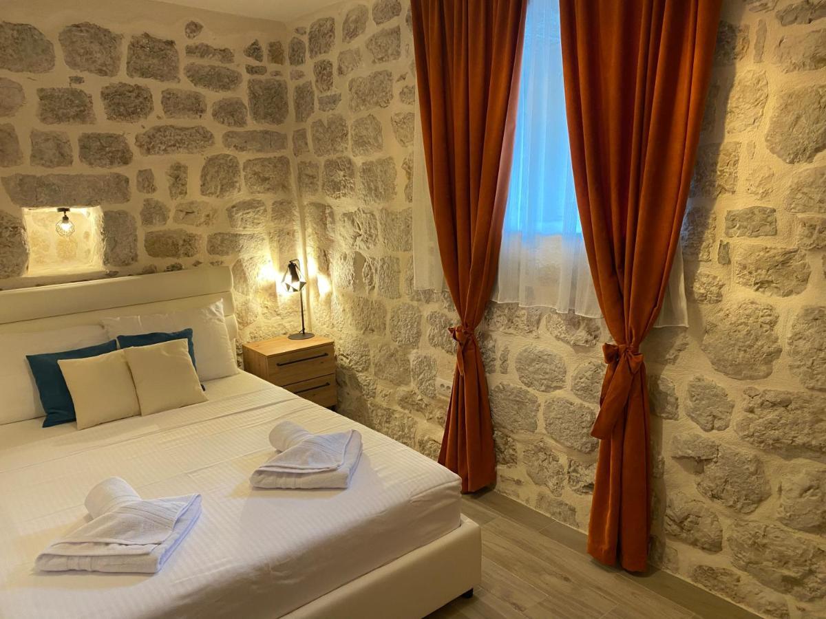 Apartment Caserma Kotor Eksteriør bilde