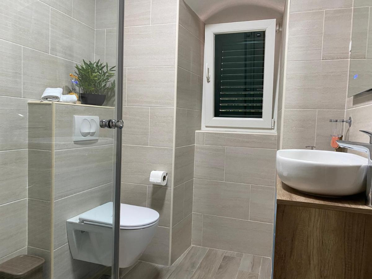 Apartment Caserma Kotor Eksteriør bilde