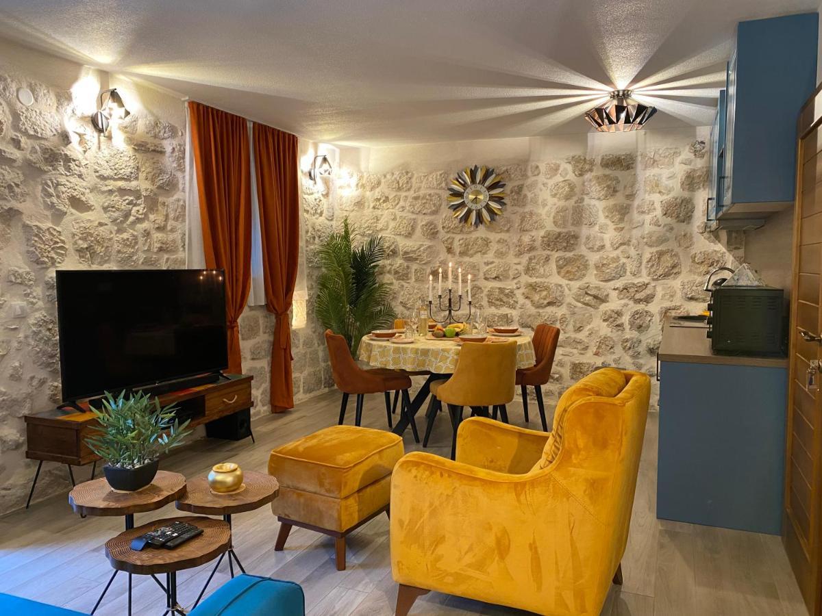 Apartment Caserma Kotor Eksteriør bilde