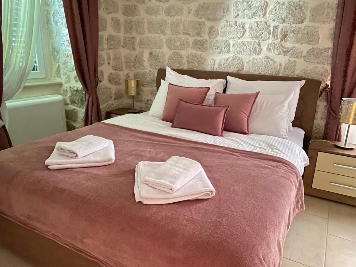 Apartment Caserma Kotor Eksteriør bilde