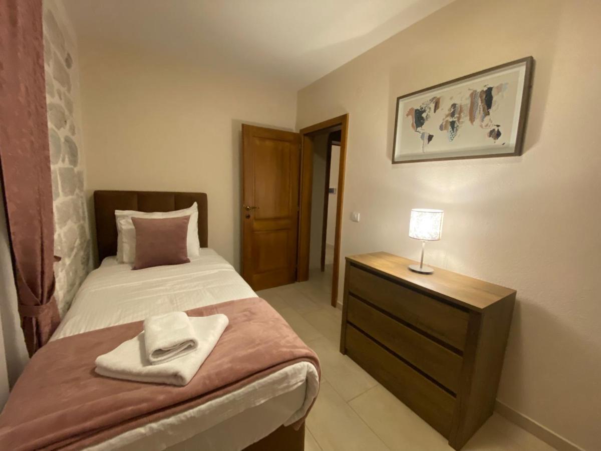 Apartment Caserma Kotor Eksteriør bilde