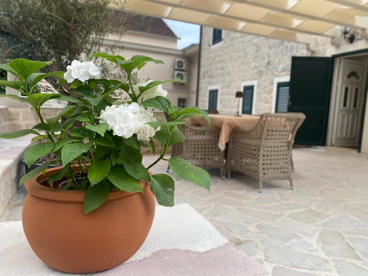 Apartment Caserma Kotor Eksteriør bilde